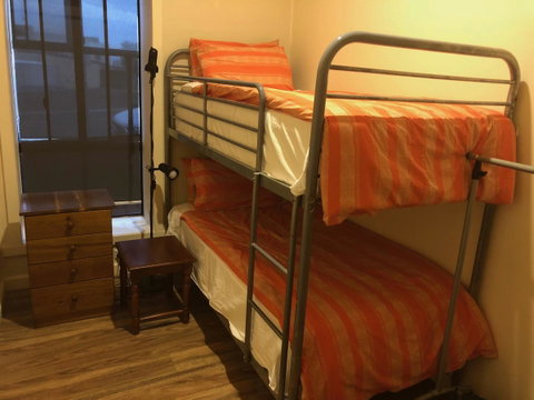 Kingscote Central - Accommodation Newcastle 6