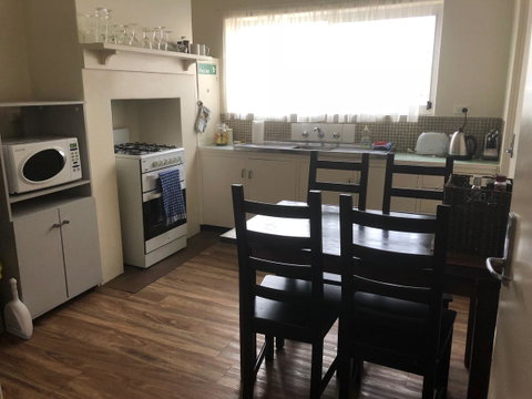 Kingscote Central - Accommodation Newcastle 7