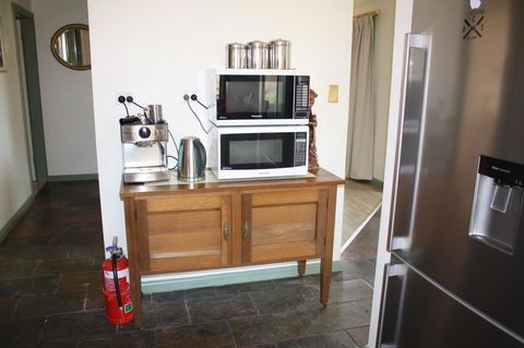 Maslin Beach House - Accommodation Newcastle 11