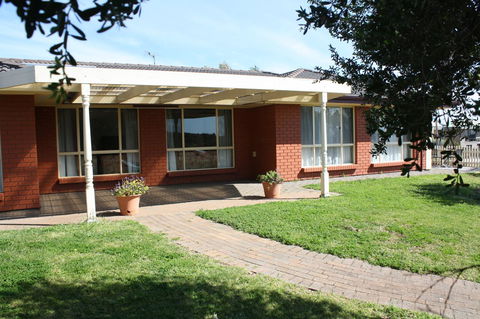 Maslin Beach House - Accommodation Newcastle 7