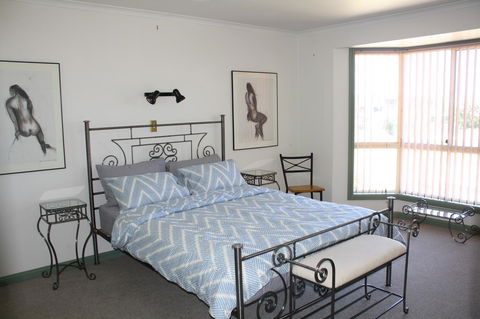 Maslin Beach House - Accommodation Newcastle 10