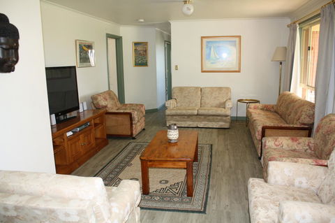 Maslin Beach House - Accommodation Newcastle 8