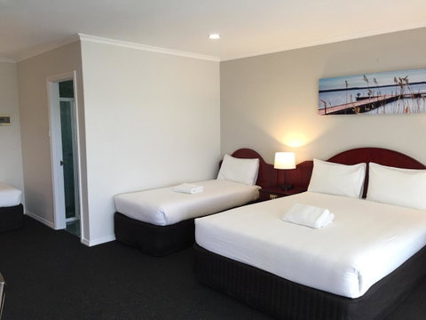 Hilton Beachfront Motel - Accommodation Newcastle 20