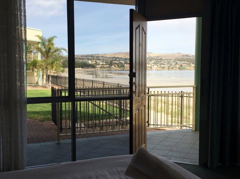 Hilton Beachfront Motel - Accommodation Newcastle 18
