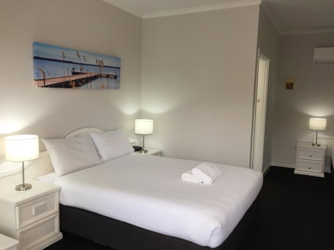 Hilton Beachfront Motel - Accommodation Newcastle 5