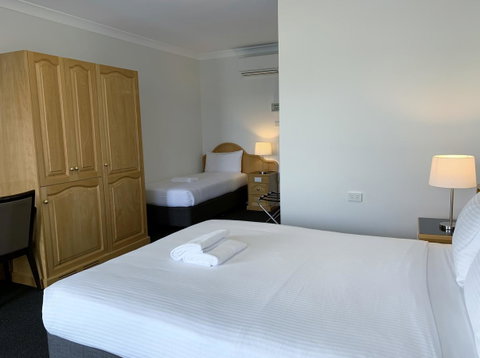 Hilton Beachfront Motel - Accommodation Newcastle 11
