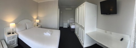 Hilton Beachfront Motel - Accommodation Newcastle 39