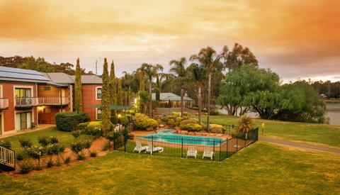 Clare Country Club - Accommodation Newcastle 0