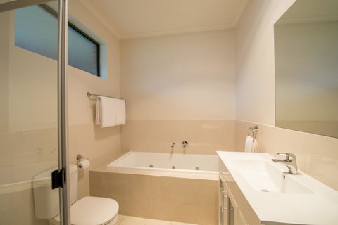 Clare Country Club - Accommodation Newcastle 16