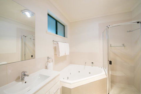 Clare Country Club - Accommodation Newcastle 19