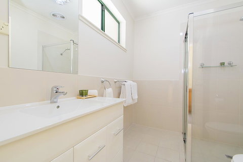 Clare Country Club - Accommodation Newcastle 9