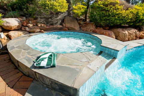 Clare Country Club - Accommodation Newcastle 5