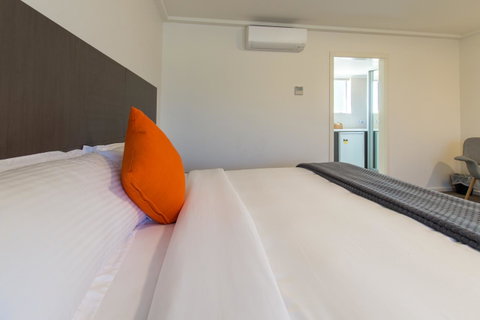 Mick O\'Sheas - Accommodation Newcastle 15