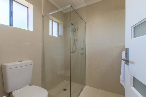 Mick O\'Sheas - Accommodation Newcastle 24