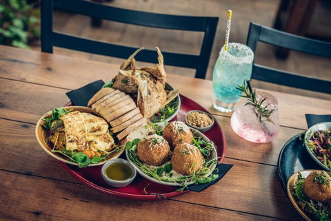 Mick O\'Sheas - Accommodation Newcastle 10