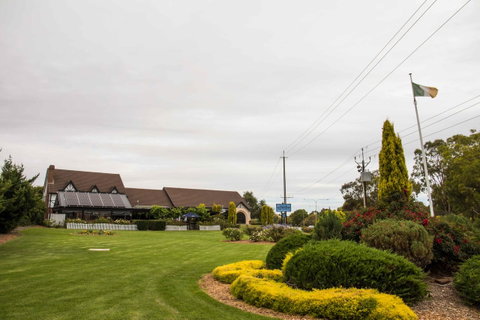 Mick O\'Sheas - Accommodation Newcastle 35