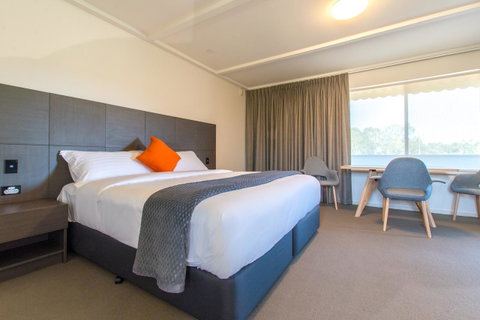Mick O\'Sheas - Accommodation Newcastle 0