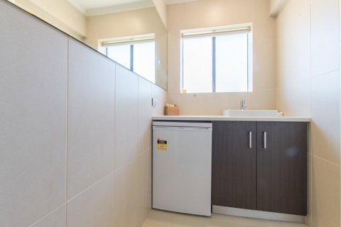 Mick O\'Sheas - Accommodation Newcastle 27