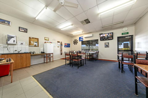Border Village Roadhouse - Accommodation Newcastle 12