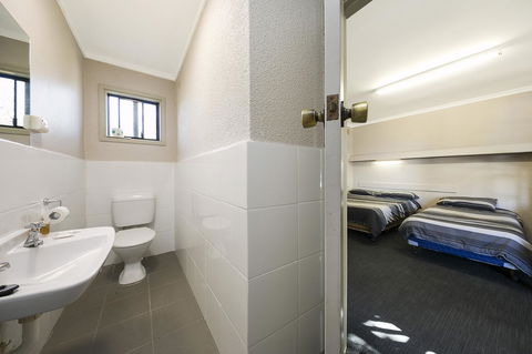 Border Village Roadhouse - Accommodation Newcastle 38