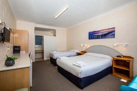 Blue Seas Motel - Accommodation Newcastle 3