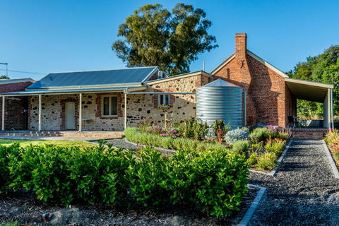 OXENBERRY FARM - Accommodation Newcastle 6