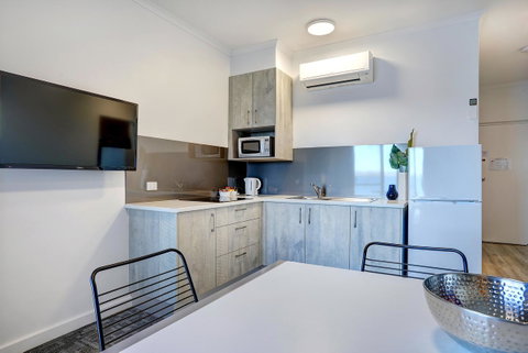 Limani Motel - Accommodation Newcastle 4