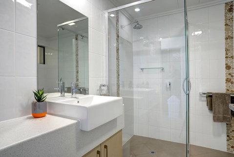 Limani Motel - Accommodation Newcastle 3