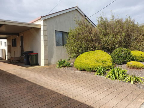 Super Central Location - Accommodation Newcastle 2