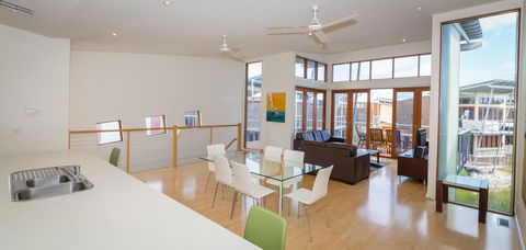 South Shores Yellowfin Villa 96 - South Shores Normanville - Accommodation Newcastle 10
