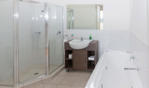 South Shores Yellowfin Villa 96 - South Shores Normanville - Accommodation Newcastle 11