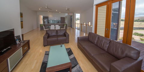 South Shores Yellowfin Villa 96 - South Shores Normanville - Accommodation Newcastle 1