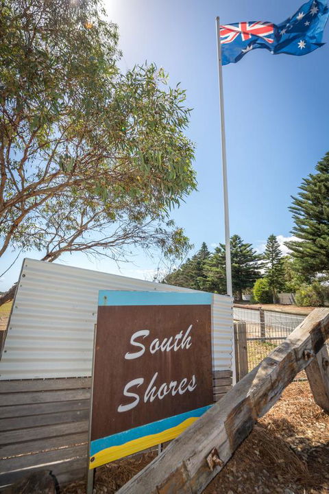 South Shores Yellowfin Villa 96 - South Shores Normanville - Accommodation Newcastle 2