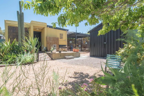 Sinclair Cottage - Accommodation Newcastle 30