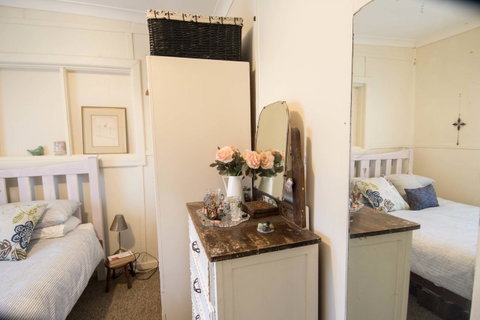 Sinclair Cottage - Accommodation Newcastle 19