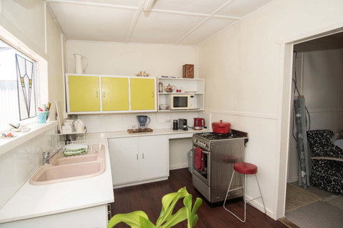 Sinclair Cottage - Accommodation Newcastle 22