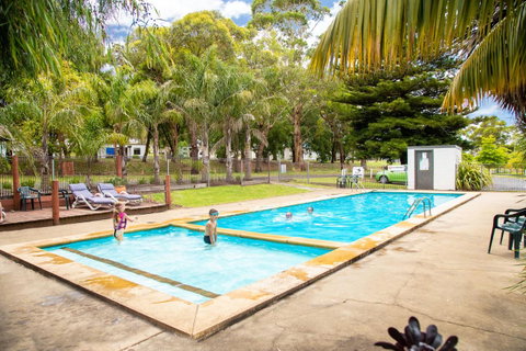 Blue Lake Holiday Park - Accommodation Newcastle 6