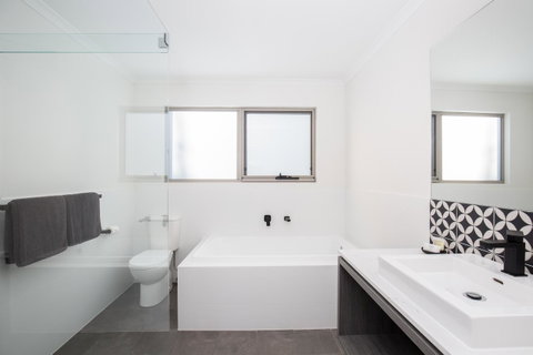 Blue Lake Holiday Park - Accommodation Newcastle 26