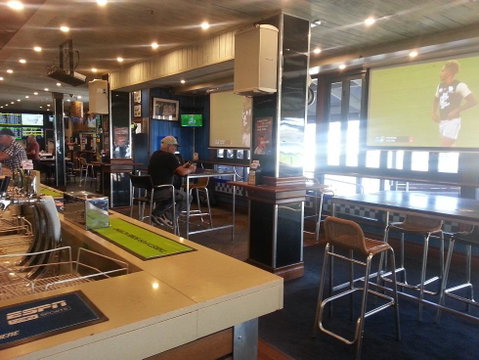 Grand Tasman Hotel - Accommodation Newcastle 6