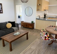 Sunshine Four - Accommodation Newcastle