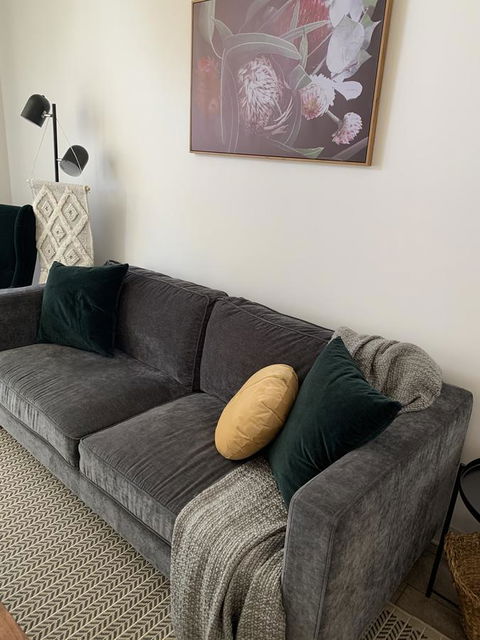 Sunshine Four - Accommodation Newcastle 1