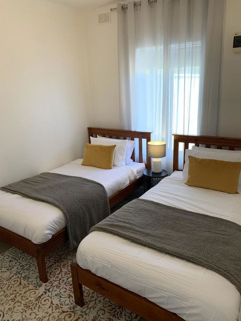 Sunshine Four - Accommodation Newcastle 34
