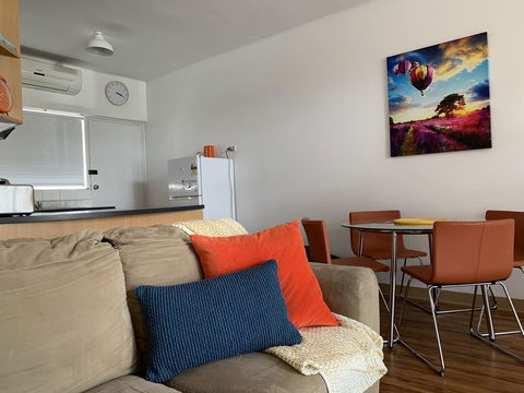 Sunshine Three - Accommodation Newcastle 5