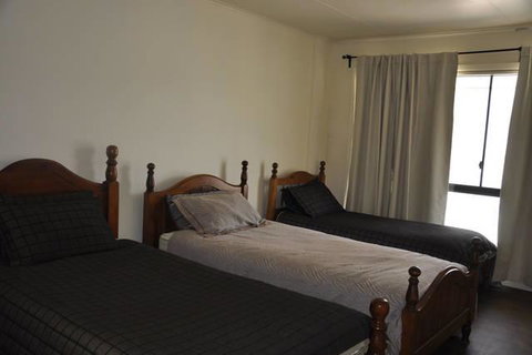 The Club House - Accommodation Newcastle 3
