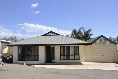 The Club House - Accommodation Newcastle 4