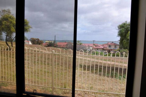 The Club House - Accommodation Newcastle 2