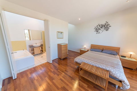 South Shores Villa 52 - Accommodation Newcastle 17