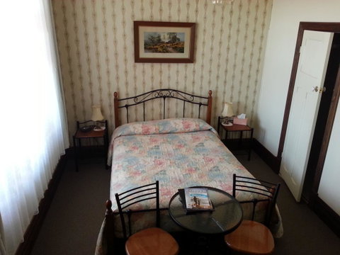 Sonbern Lodge Motel - Accommodation Newcastle 3