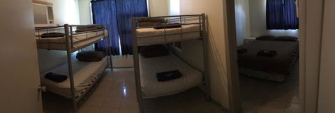A1Cabins - Accommodation Newcastle 2