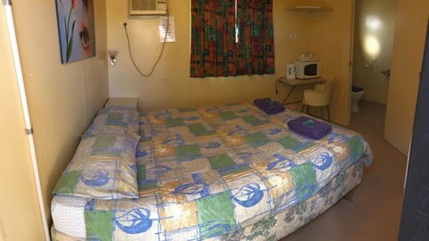 A1Cabins - Accommodation Newcastle 5